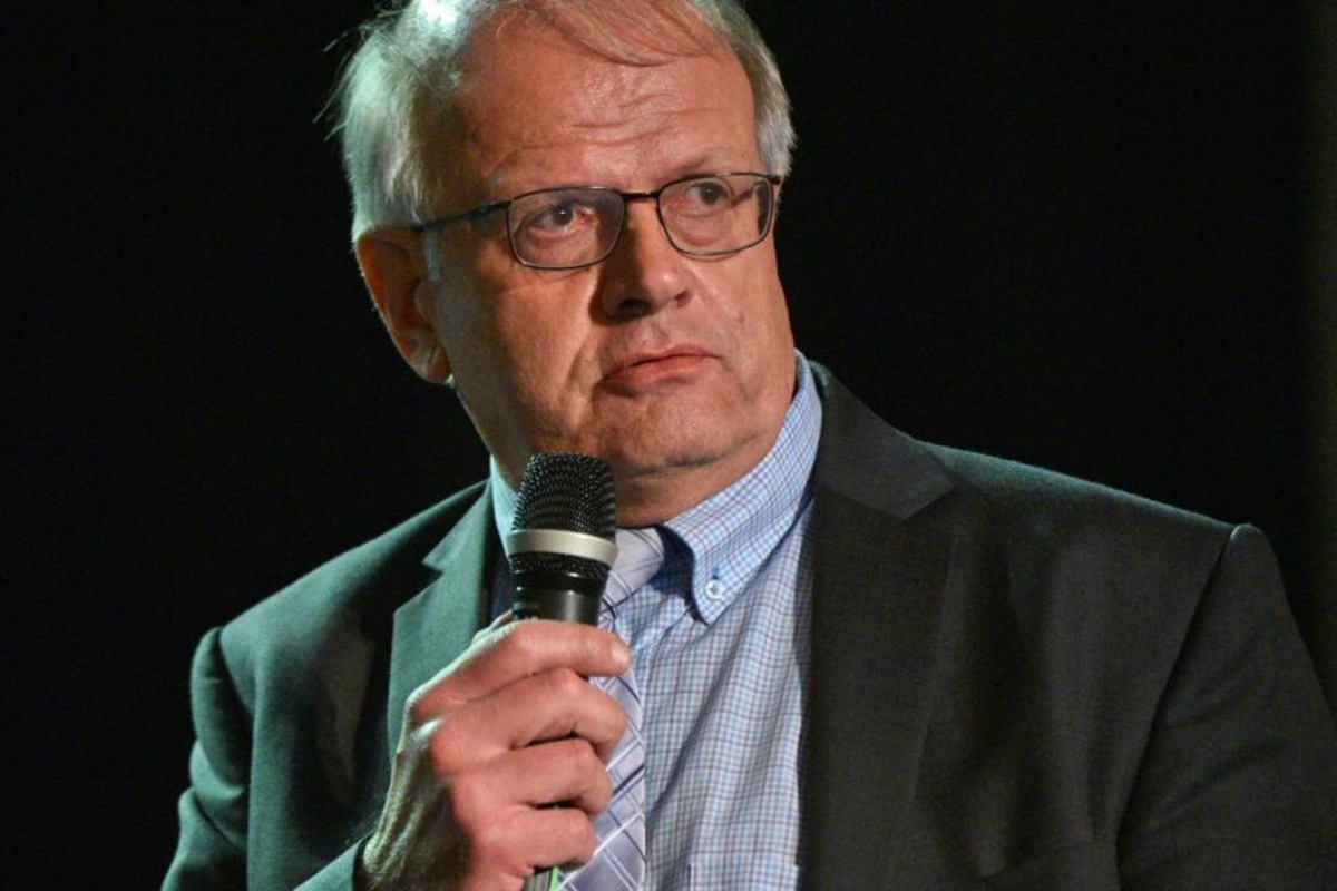 Ακης Τσελέντης: «Έχουμε γίνει διεθνώς ρεζίλι»