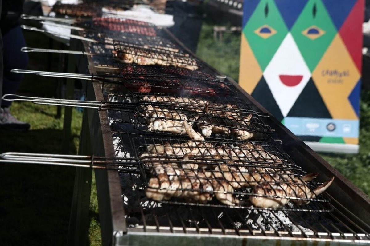 Τσικνοπέμπτη 2024: Πότε πέφτει φέτος ‑ Όλες οι αργίες του έτους