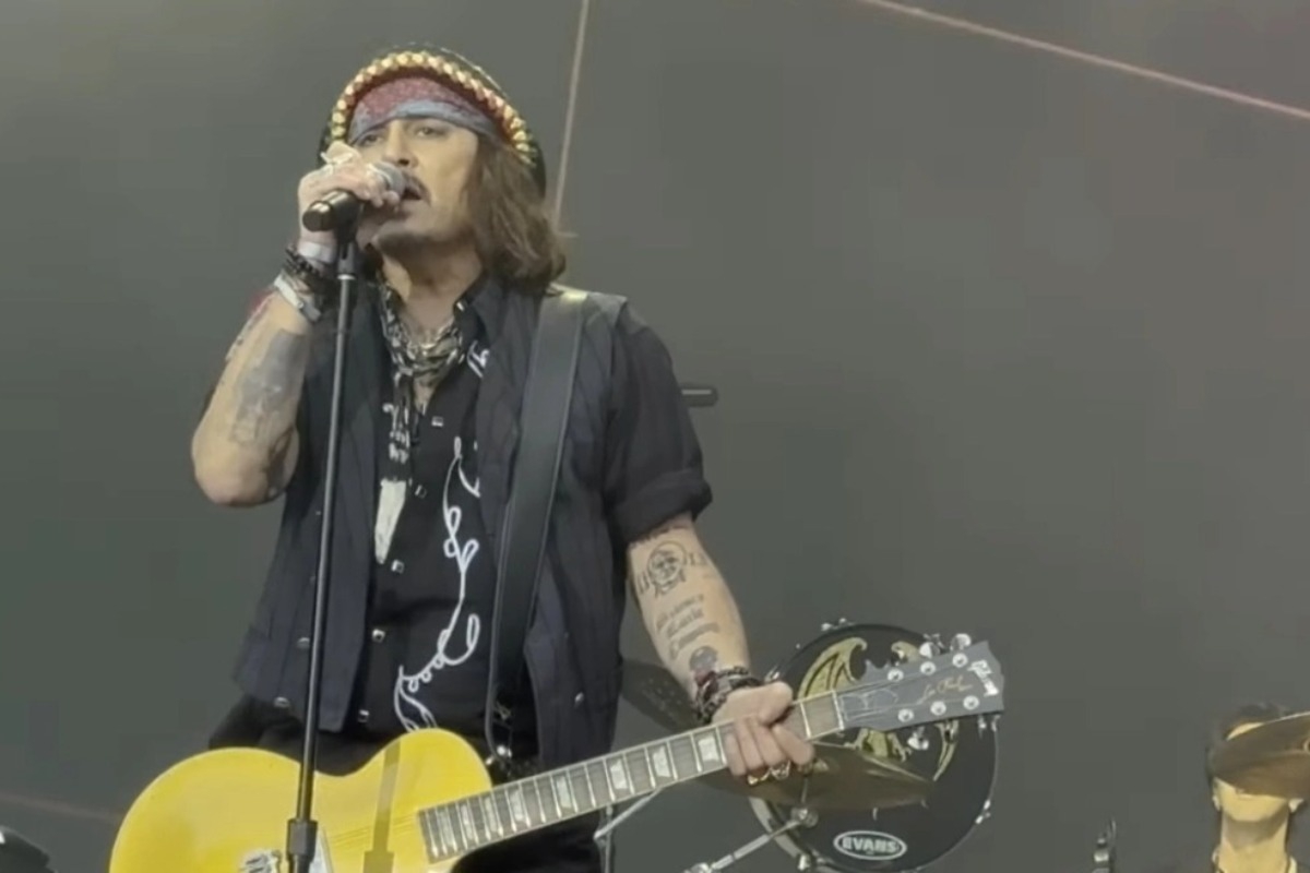 Johnny Depp: Λιποθύμησε στο ξενοδοχείο λίγο πριν βγει στη σκηνή