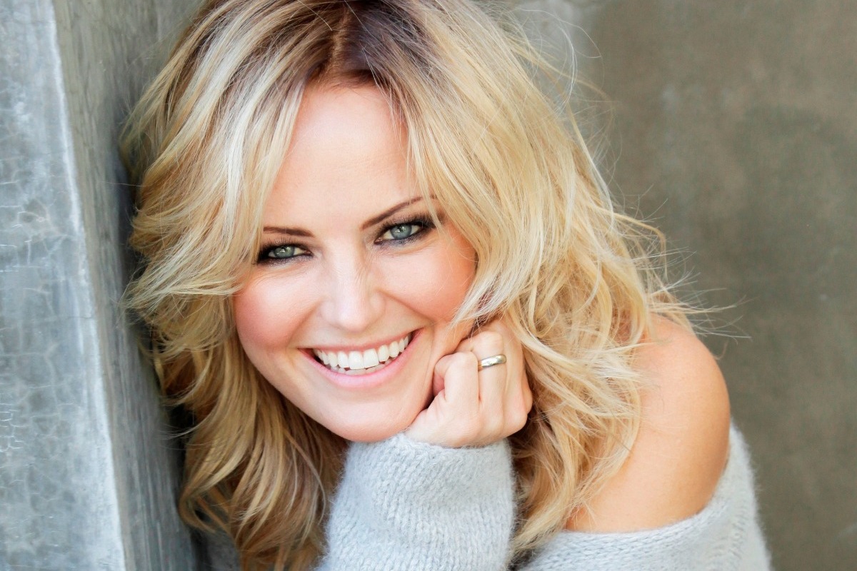 Eurovision: Η παρουσιάστρια Malin Akerman που μάγεψε το Hollywood