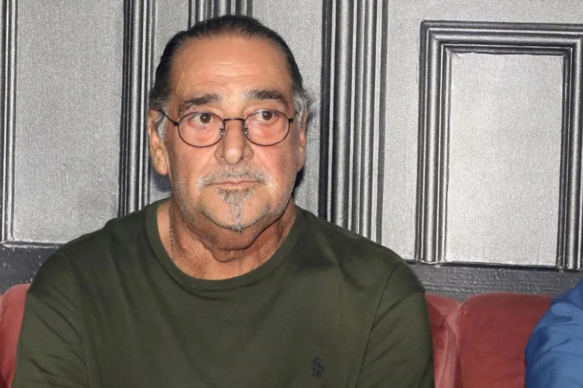 «Ο Βασίλης Καρράς μας είχε απαγορεύσει να βγάλουμε προς τα έξω τις φιλανθρωπίες του»