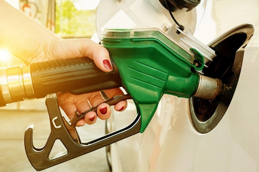 Υπουργείο Περιβάλλοντος και Ενέργειας: Μειώστε τη χρήση ΙΧ, βενζίνη αφού δύσει ο ήλιος