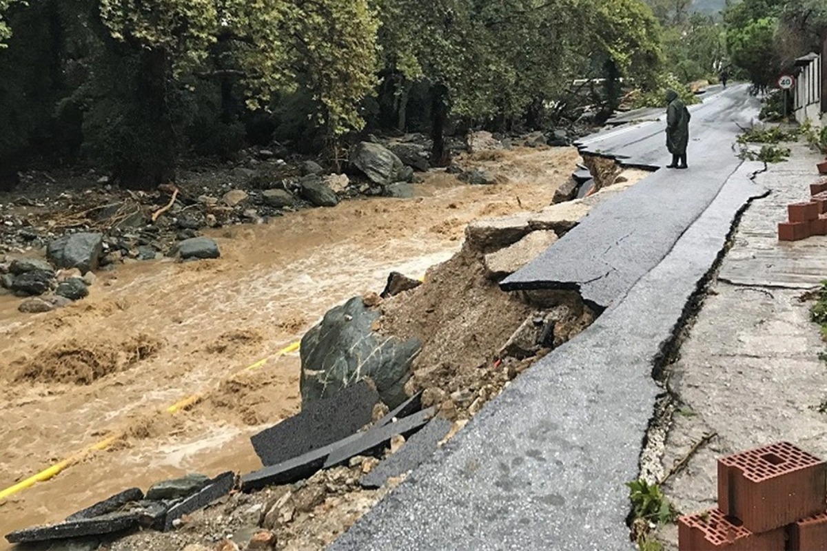 Νεκρή 87χρονη στη Μαγνησία ‑ «Πνίγηκε» η Βόρεια Εύβοια ‑ Εκκενώσεις χωριών σε Φθιώτιδα και Καρδίτσα