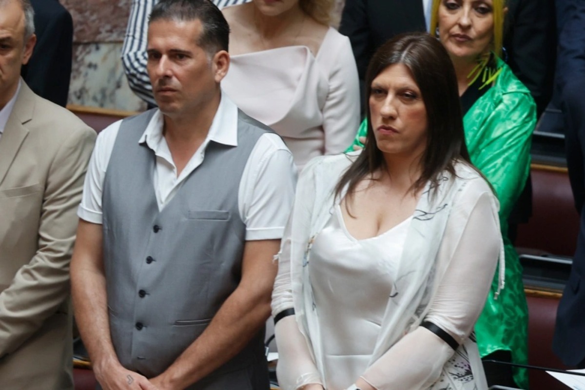 Βουλή: Με πολιτικό όρκο η Ζωή Κωνσταντοπούλου και με θρησκευτικό ο Διαμαντής Καραναστάσης