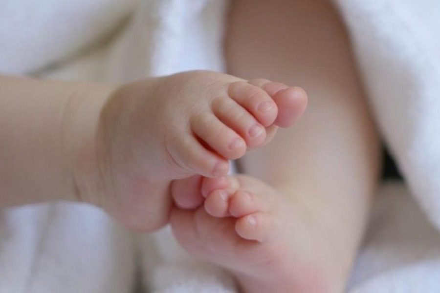 Ανείπωτη τραγωδία στη Θεσσαλονίκη: Βρέφος σκοτώθηκε από πτώση