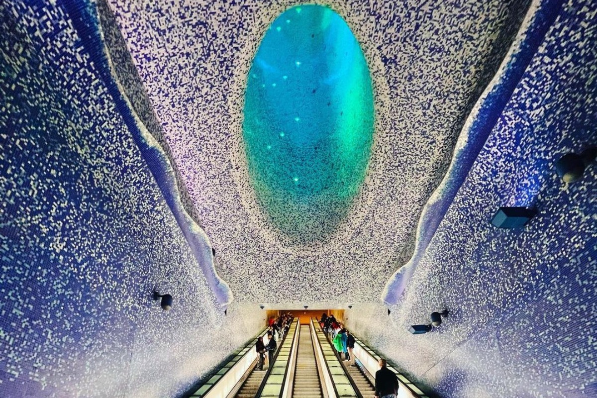 Οι απίστευτα εντυπωσιακές στάσεις μετρό στη Νάπολη