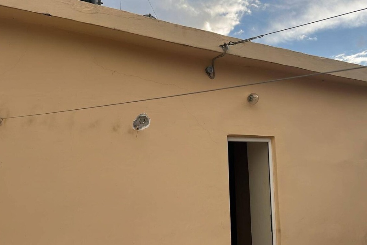 Τρόμος στα Χανιά: Κεραυνός έπεσε σε σπίτι και το… τρύπησε – Δείτε εικόνες