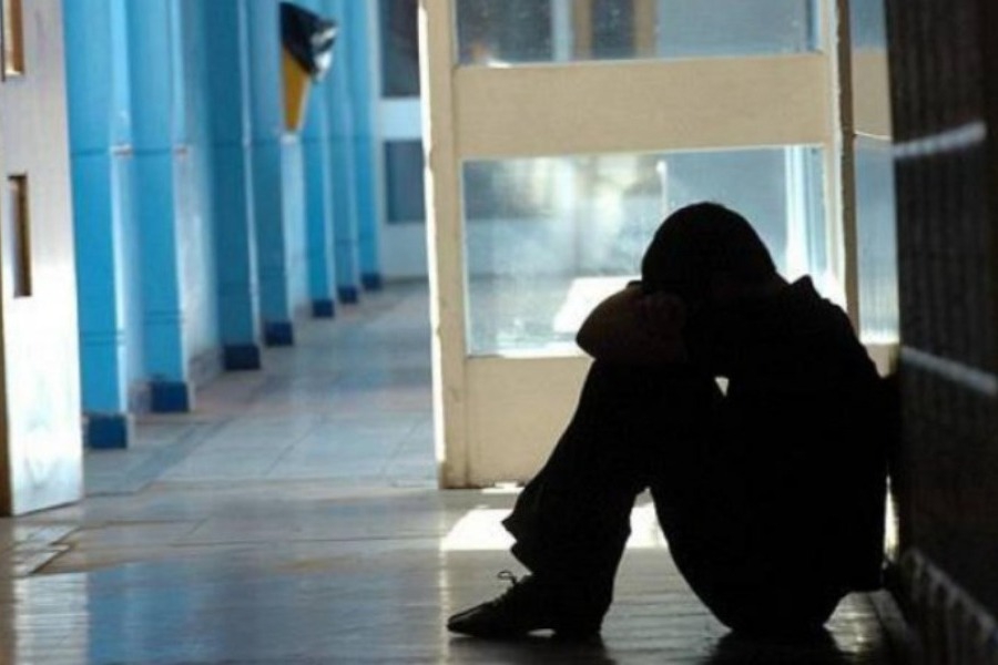 Λάρισα: Μαθητής αποπειράθηκε να αυτοκτονήσει παίρνοντας χάπια στο σχολείο