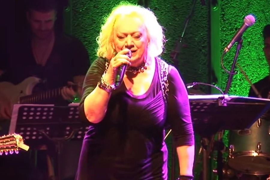 Έφυγε από τη ζωή η «βασίλισσα των πανηγυριών», Βάσω Χατζή