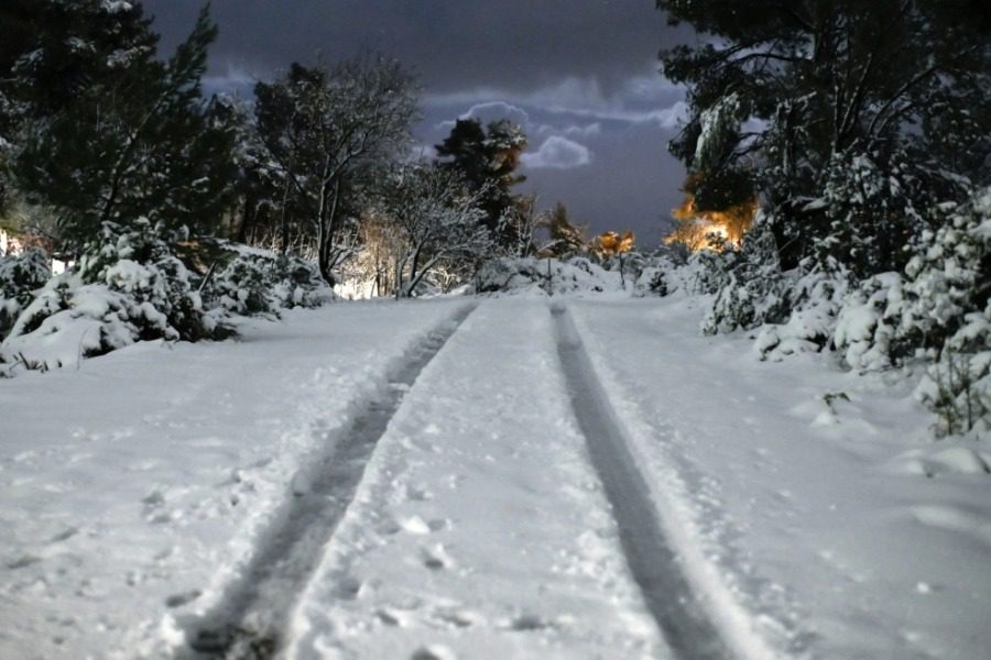 Κακοκαιρία «Μπάρμπαρα»: Χιόνια ξανά στην Αττική τη νύχτα