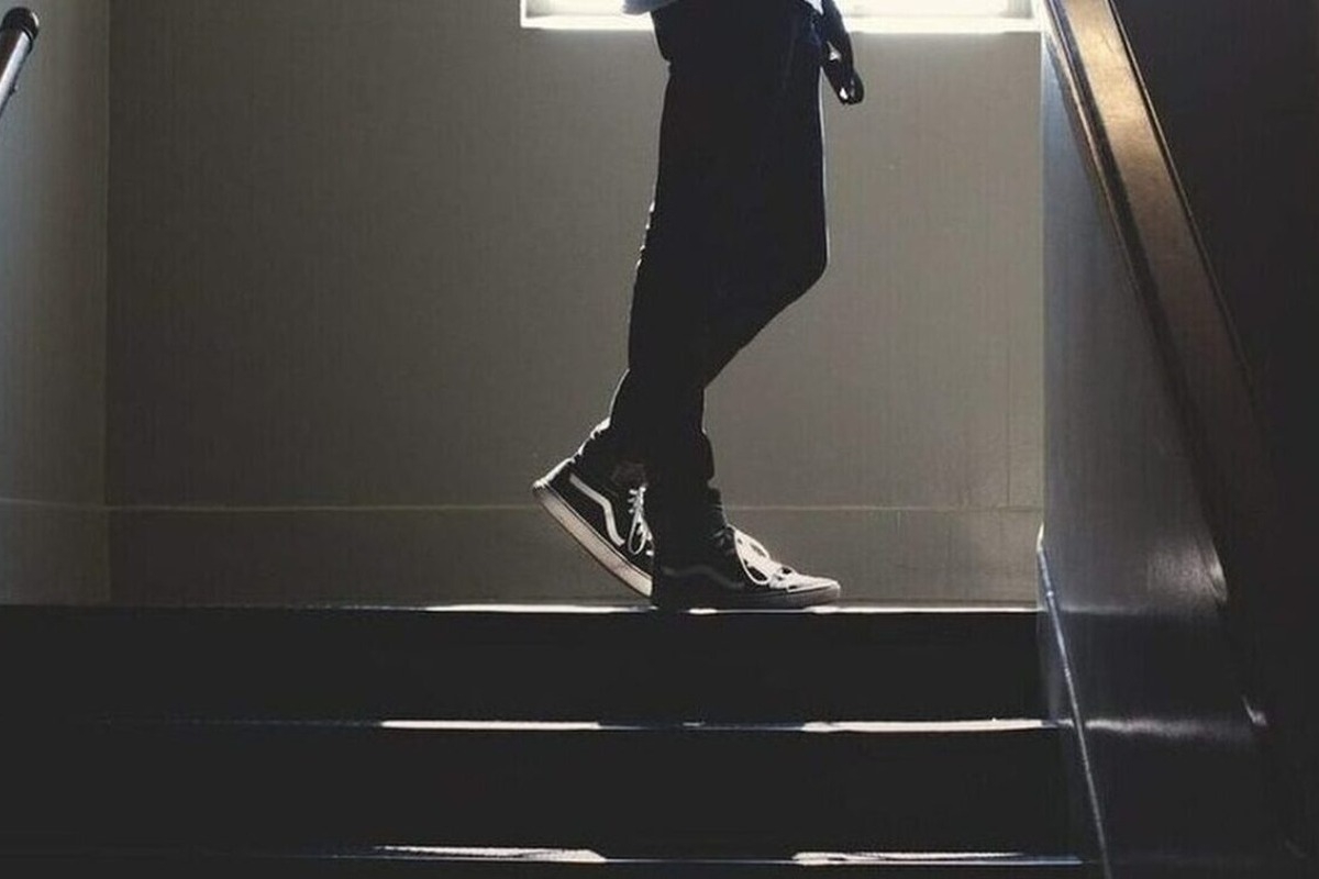 Περιστέρι: «Τον χτυπούσαν και τραβούσαν βίντεο» ‑ Νέες μαρτυρίες για τον ξυλοδαρμό 17χρονου μαθητή