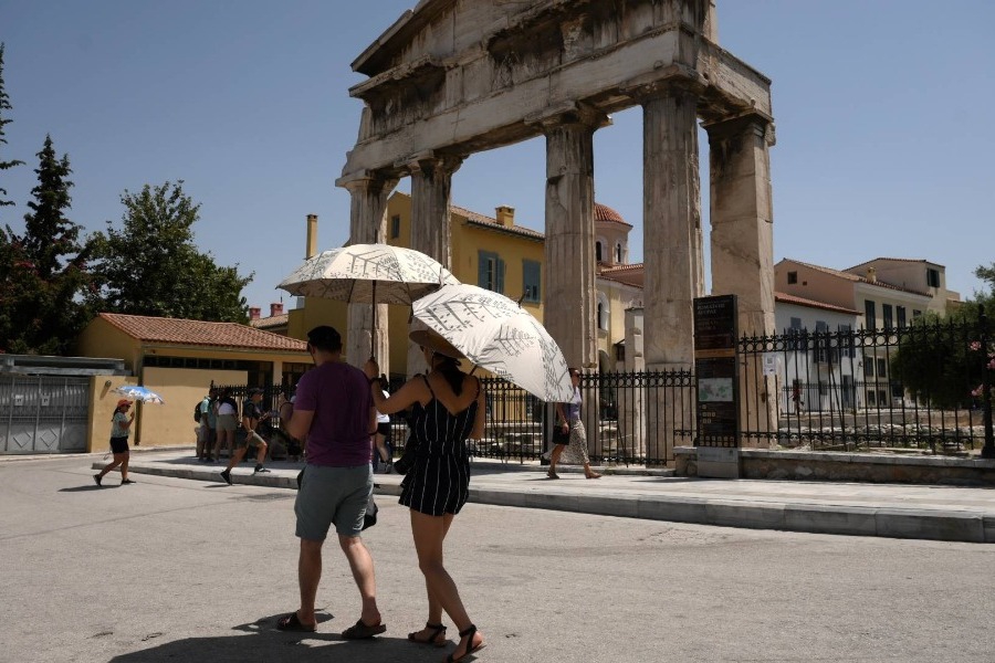 Καιρός: Οι 8 «κόκκινες» περιοχές με τις υψηλότερες θερμοκρασίες σήμερα ‑ Πώς η αφρικανική σκόνη κάλυψε τη χώρα