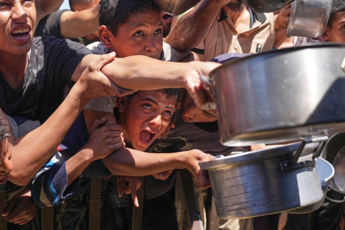 Γάζα: Έφτασε αλεύρι, έπιασαν δουλειά οι αρτοποιοί για να παρασκευάσουν ψωμί έπειτα από δύο μήνες