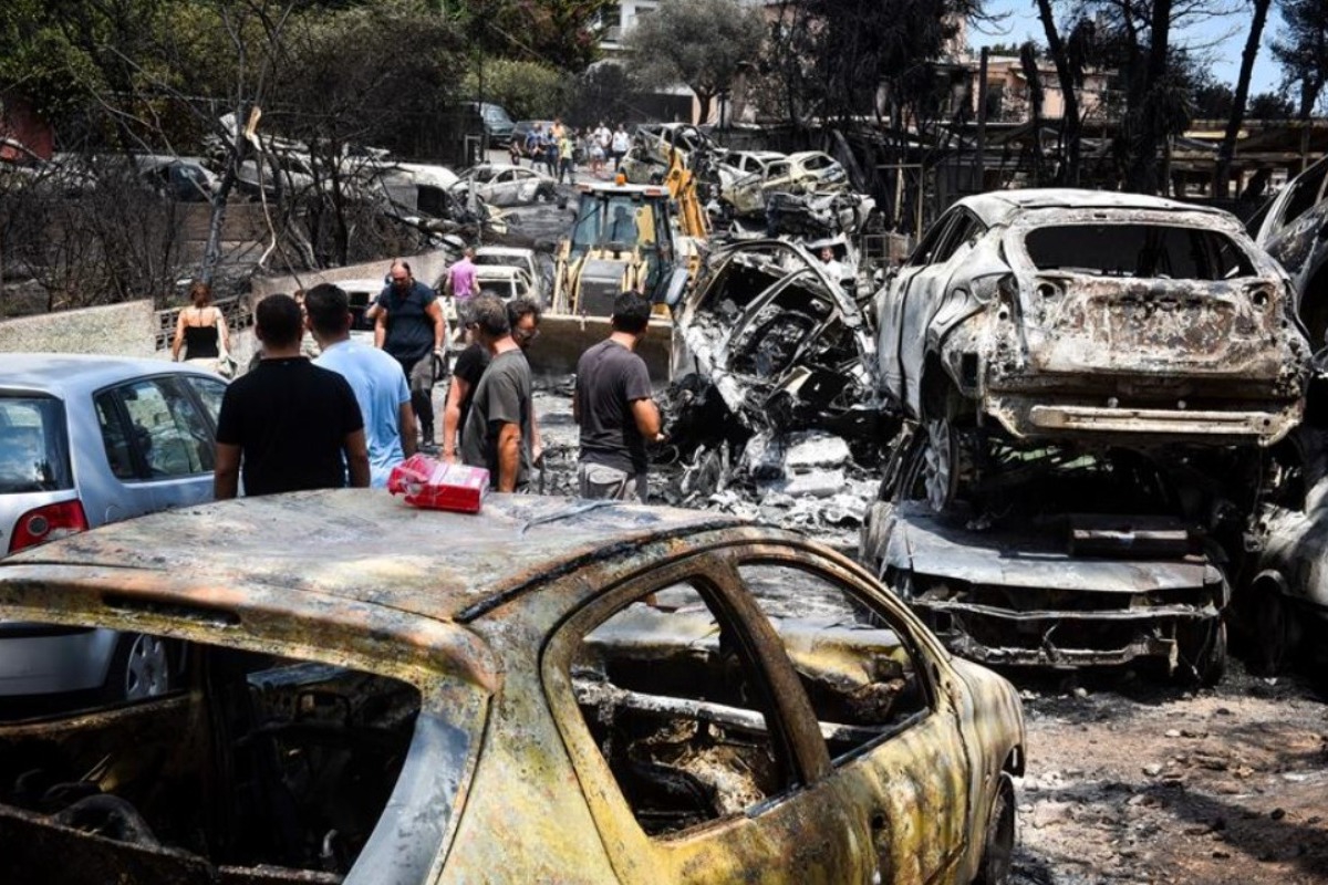 Μάτι: Ξέσπασε γυναίκα που έχασε την οικογένειά της – «Θα είχα έστω ένα παιδί, αν είχατε ενημερώσει»