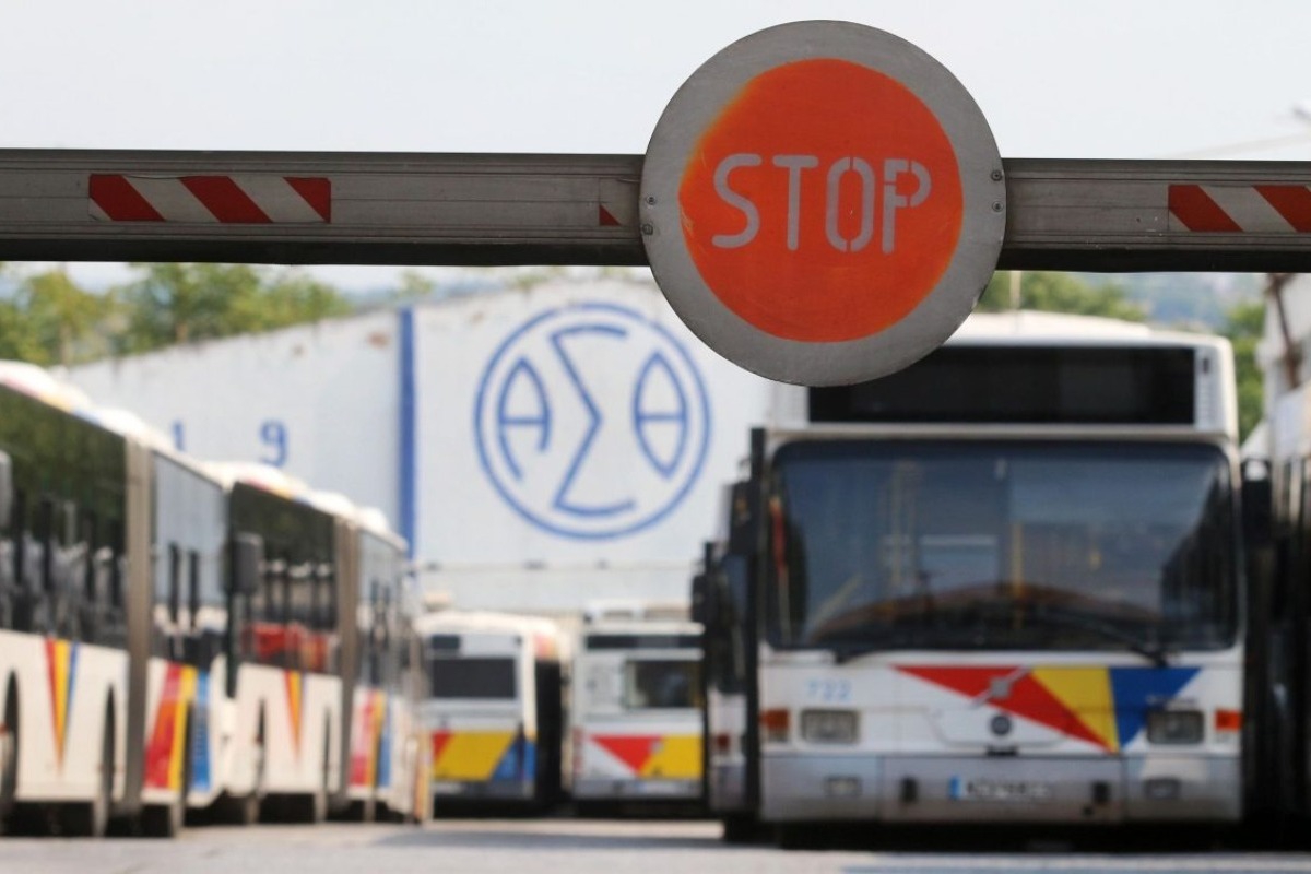 Θεσσαλονίκη: Φωτιά σε τουριστικό λεωφορείο