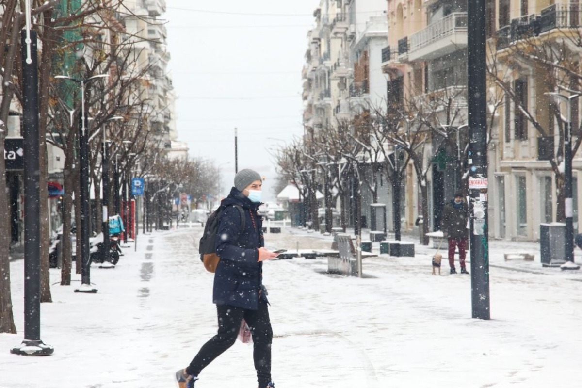 Καιρός ‑ Έρχεται ψυχρός ορυμαγδός: Χιονοκαταιγίδα ρίχνει τη θερμοκρασία από 20 σε μηδέν