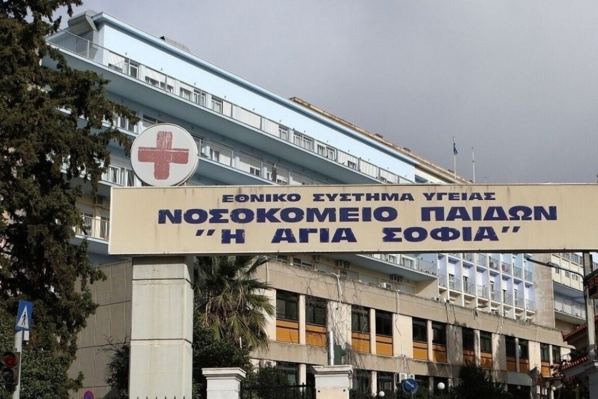 Καλλιθέα: Πέθανε το 7χρονο κοριτσάκι που πέρασε μέσα από την τζαμαρία
