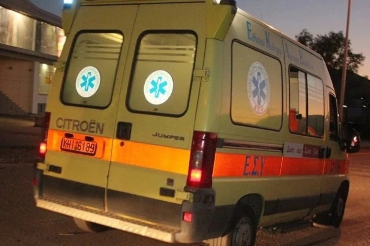 Λεωφόρος Θηβών: Έπεσε φορτηγό από γέφυρα