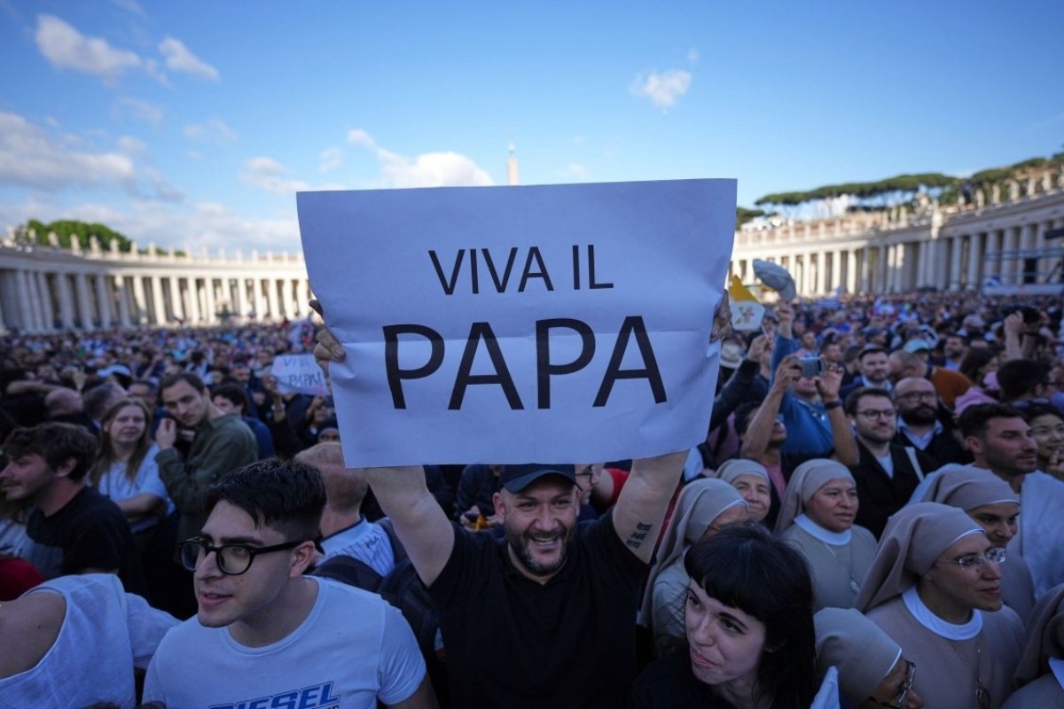 Ιταλία: Ο νέος Πάπας στο Δωμάτιο των Δακρύων για να φορέσει τα λευκά άμφια