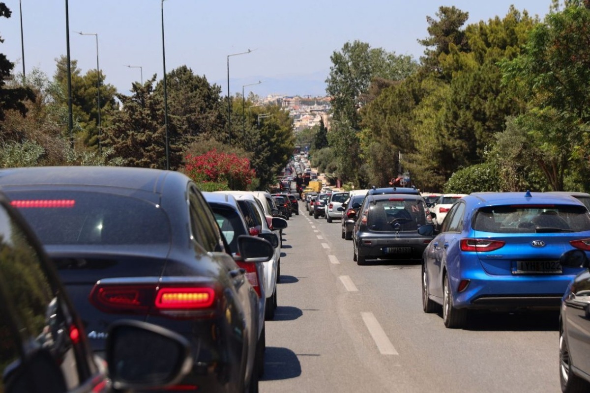 Είναι υποχρεωτικά: Τρία αντικείμενα που πρέπει να έχετε στο αυτοκίνητό σας