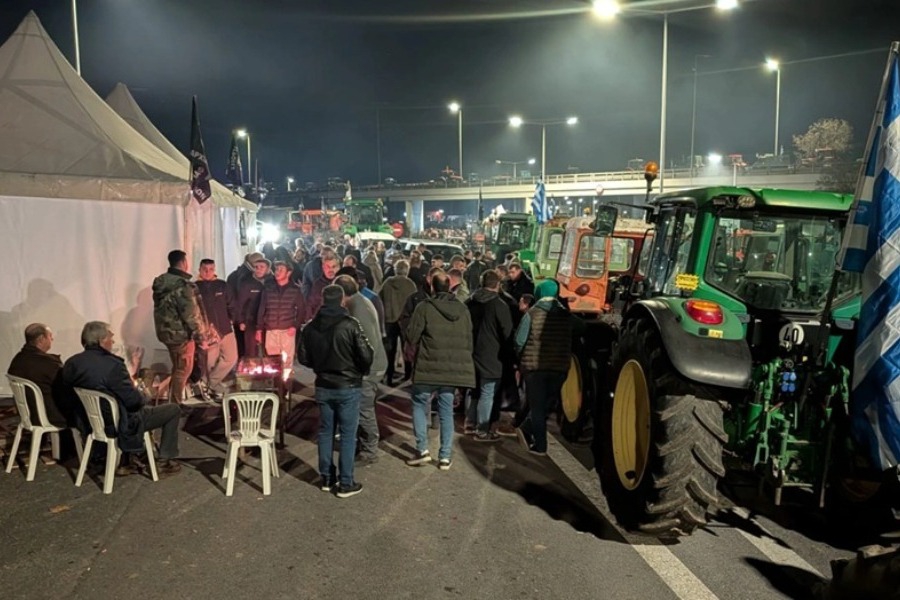 Μπλόκα σε Νίκαια, Μάλγαρα και Ε65 ‑ «Ήρθαμε για να μείνουμε» λένε οι αγρότες και κλιμακώνουν τις κινητοποιήσεις