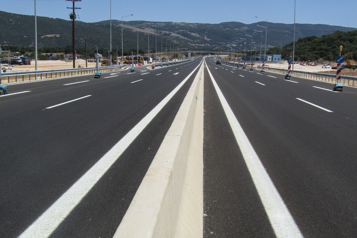 Διακοπή της κυκλοφορίας στην Ιόνια Οδό λόγω της φωτιάς στην Πρέβεζα