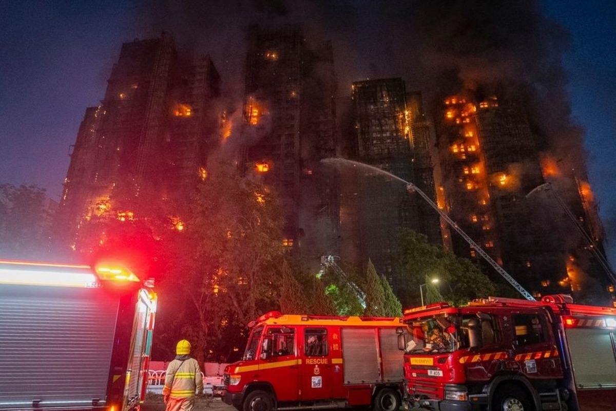 Χονγκ Κονγκ: Ο αριθμός των νεκρών από τη φωτιά σε ουρανοξύστη ανέρχεται σε 36 ‑ 279 άτομα αγνοούνται