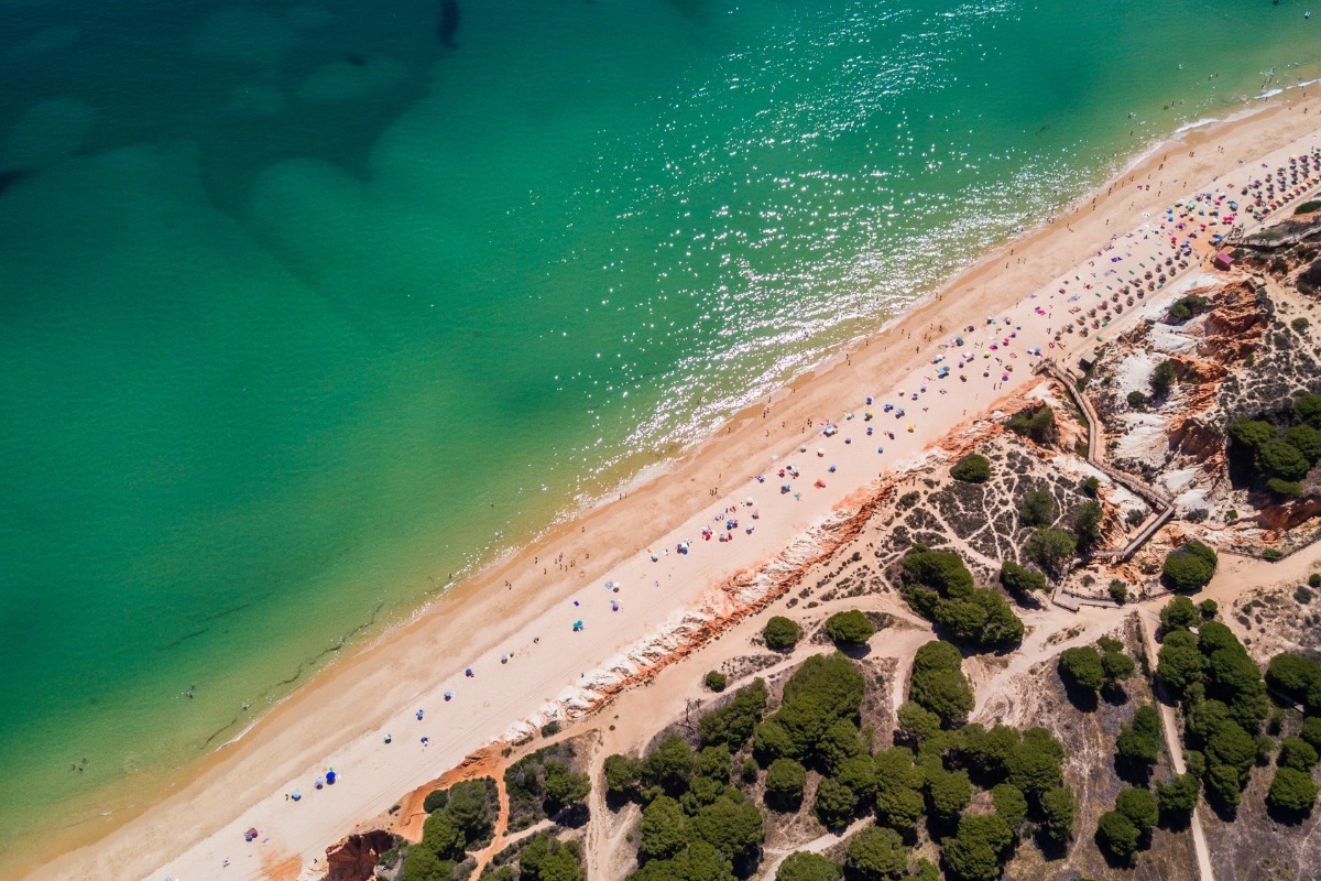 Weekend escapes στην Αττική: Πού να πας για να νιώσεις σαν να είσαι Κυκλάδες, αλλά χωρίς βαλίτσα