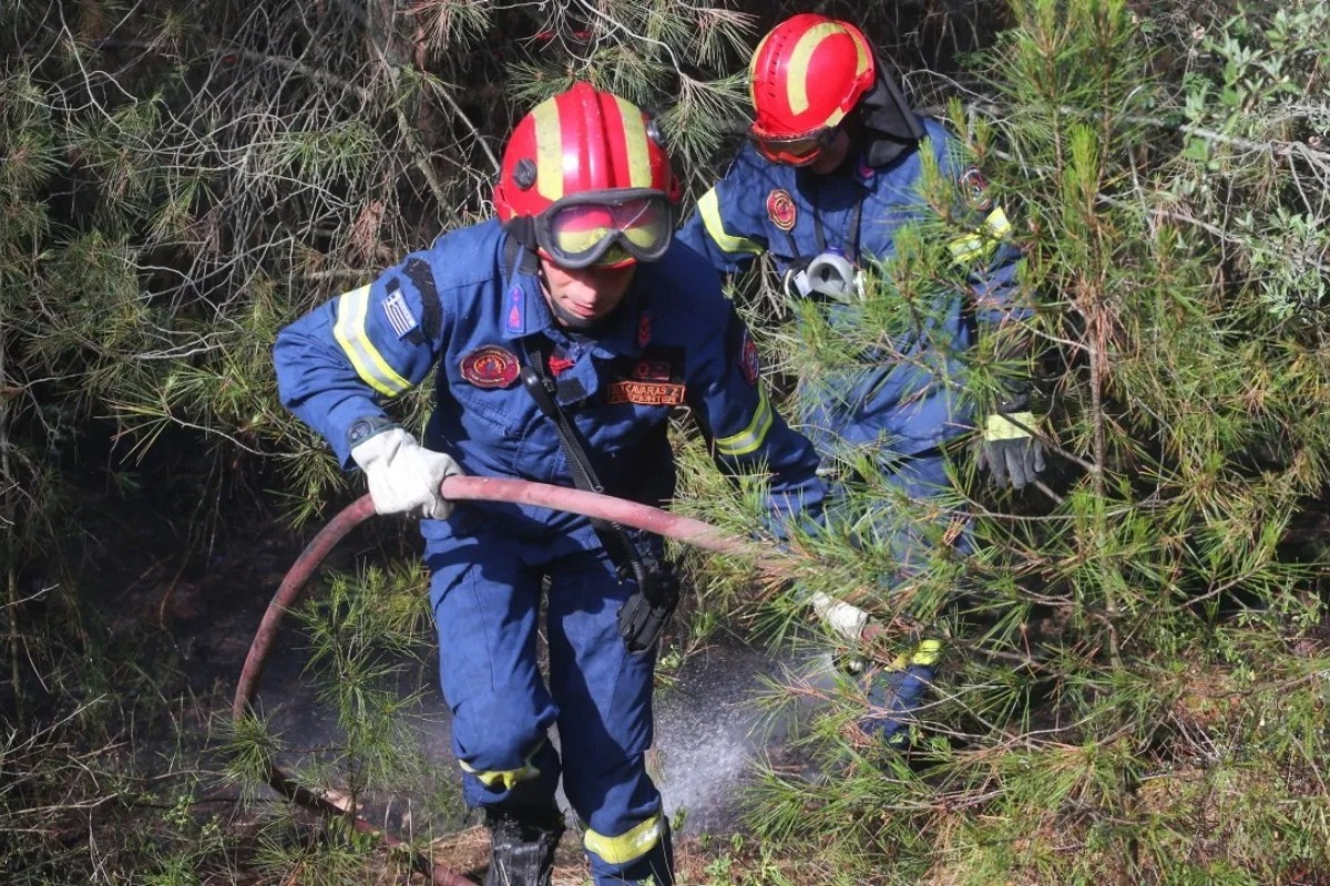 Χίος: Πυρκαγιά σε τρία μέτωπα ‑ Εκκενώθηκαν έξι χωριά