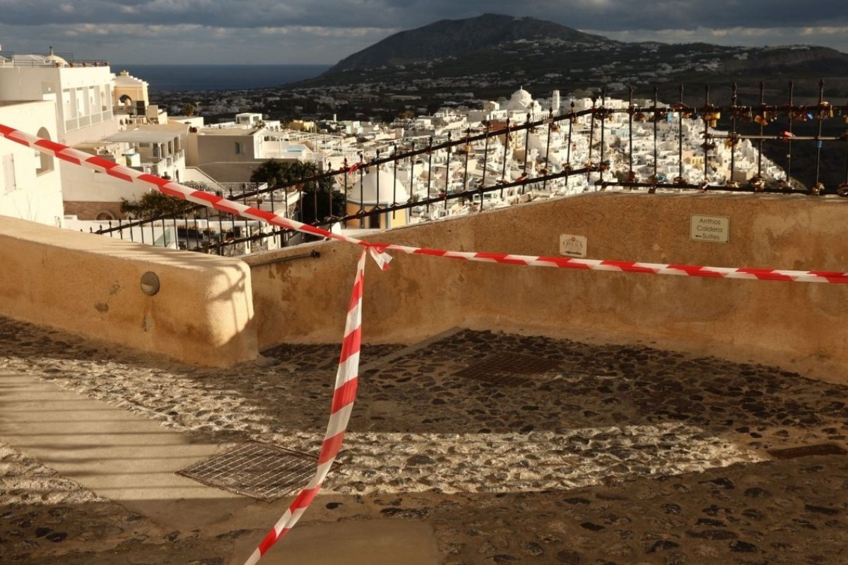 Σεισμοί στη Σαντορίνη: Έρευνα του ΕΚΠΑ για τα κατολισθητικά φαινόμενα ‑ Οι περιοχές στο επίκεντρο