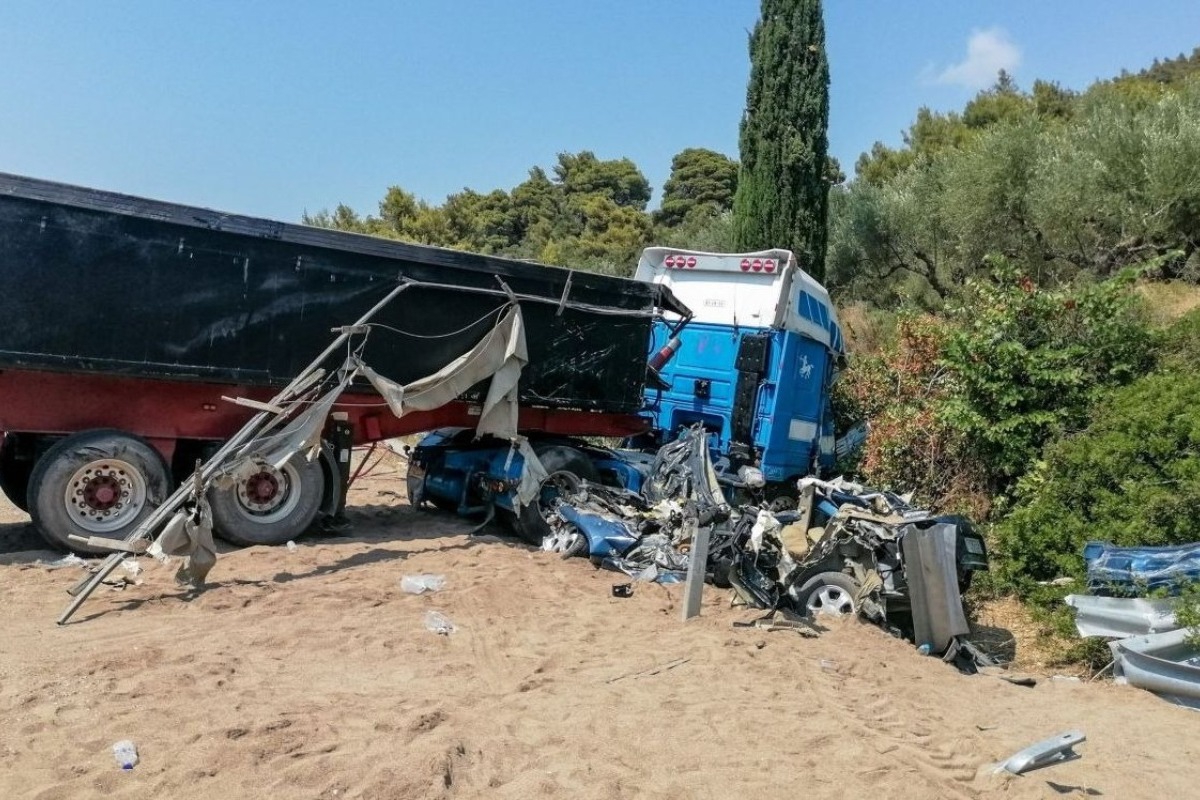 Τραγωδία στη Μεσσηνία: Φρουρούμενος νοσηλεύεται ο οδηγός της νταλίκας ‑ 4 νεκροί, ανάμεσά τους δύο παιδιά