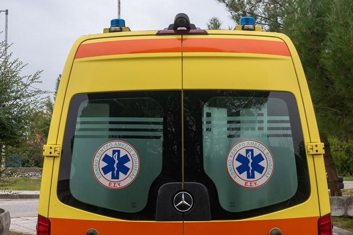 Σκηνές τρόμου στην Καλλιθέα: Παιδί 7 ετών έπεσε σε τζαμαρία – Νοσηλεύεται σε κρίσιμη κατάσταση