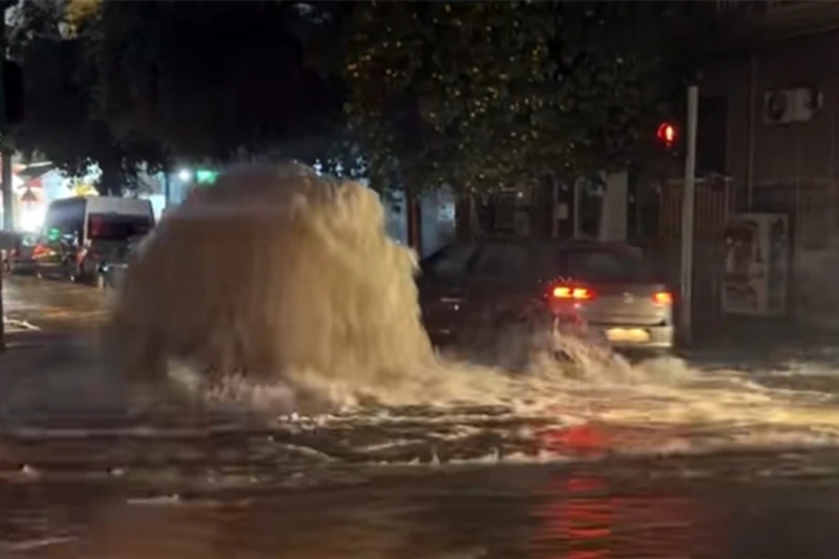 Υπερχείλιση φρεατίου λόγω της κακοκαιρίας στην Καλλιθέα – Η απάντηση του Δήμου