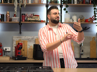 Γιατί ο Σταύρος Βαρθαλίτης δεν θέλει να πάει... για σούσι με το Λεωνίδα Κουτσόπουλο;