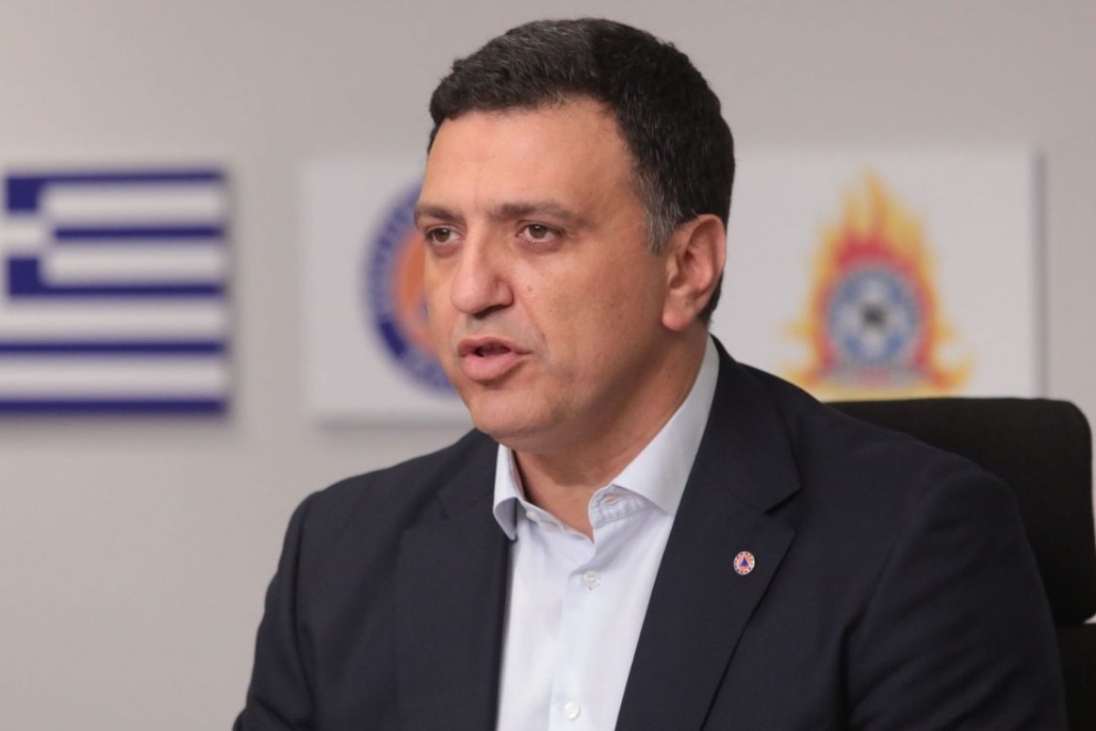 «Βόμβα» Κικίλια: «Υπάρχει βίντεο με εμπρηστή να βάζει φωτιά στη Βάρης ‑ Κορωπίου»