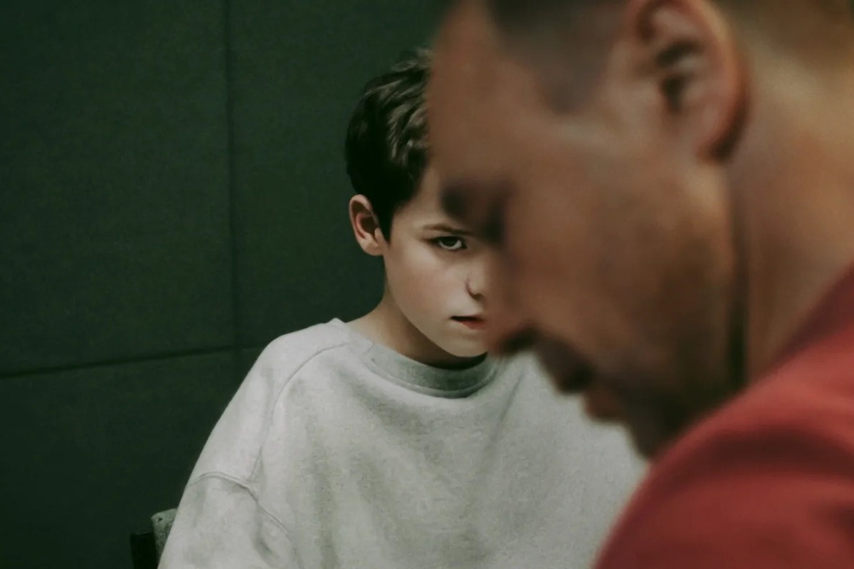 Adolescence: 8 πράγματα που δεν γνωρίζατε για το αριστούργημα του Netflix – Πώς γυρίστηκε το «μαγικό» πλάνο με το drone