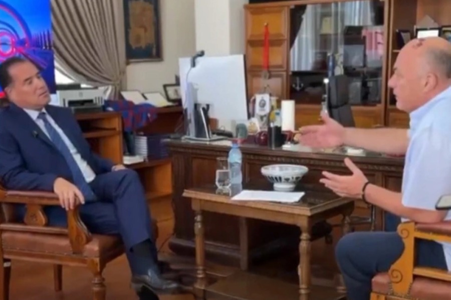 Ο «απολαυστικός» διάλογος Γεωργιάδη ‑ Μπέου: «Σε παραδέχομαι, είσαι ο Ρονάλντο»