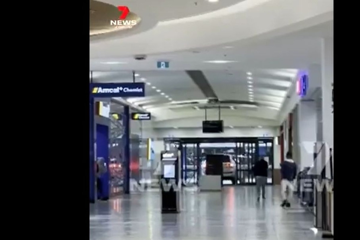 Αυστραλία: Αυτοκίνητο εισέβαλε σε εμπορικό κέντρο στη Μελβούρνη