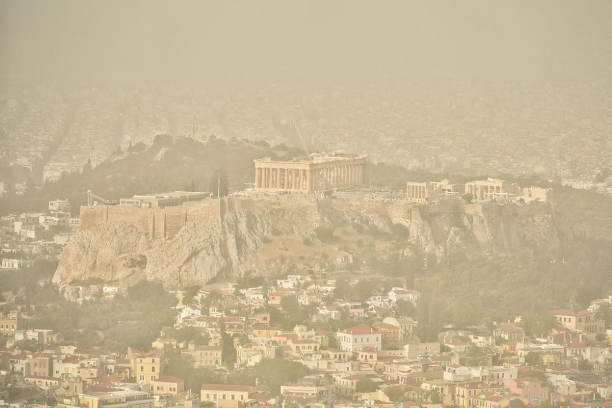 Καιρός: Υποχωρεί η αφρικανική σκόνη και έρχονται βροχές – Η πρόβλεψη του Σάκη Αρναούτογλου για τη Μεγάλη Εβδομάδα