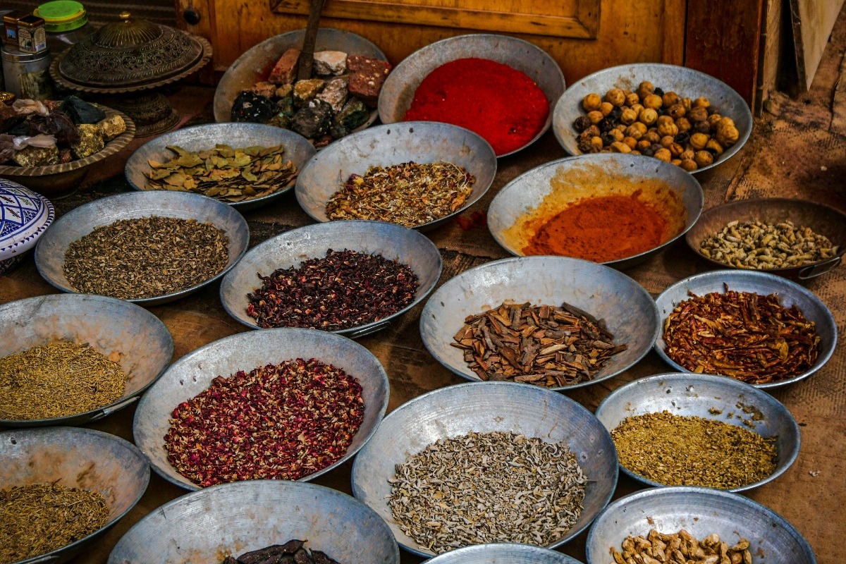 Το μπαχαρικό‑παγίδα: Πώς ελάχιστη ποσότητα μπορεί να «καταστρέψει» τη φαρμακευτική σου αγωγή