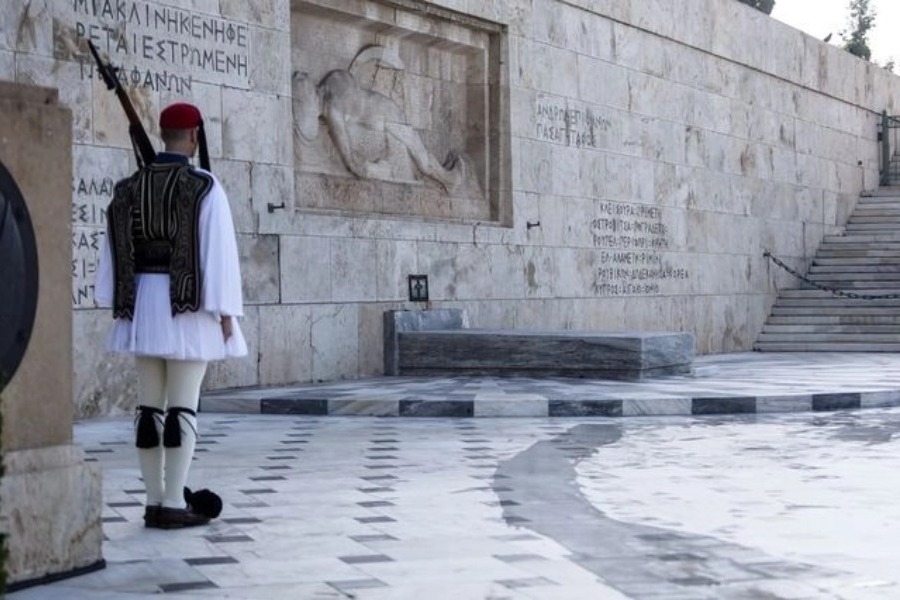 Πρόστιμα και φυλάκιση για τους «παραβάτες» του Αγνώστου Στρατιώτη – Κάλεσμα για συγκέντρωση