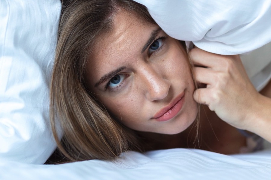 Δεν φταίει ο καφές: Αυτή η συνήθεια σου «κλέβει» τον ύπνο κάθε βράδυ