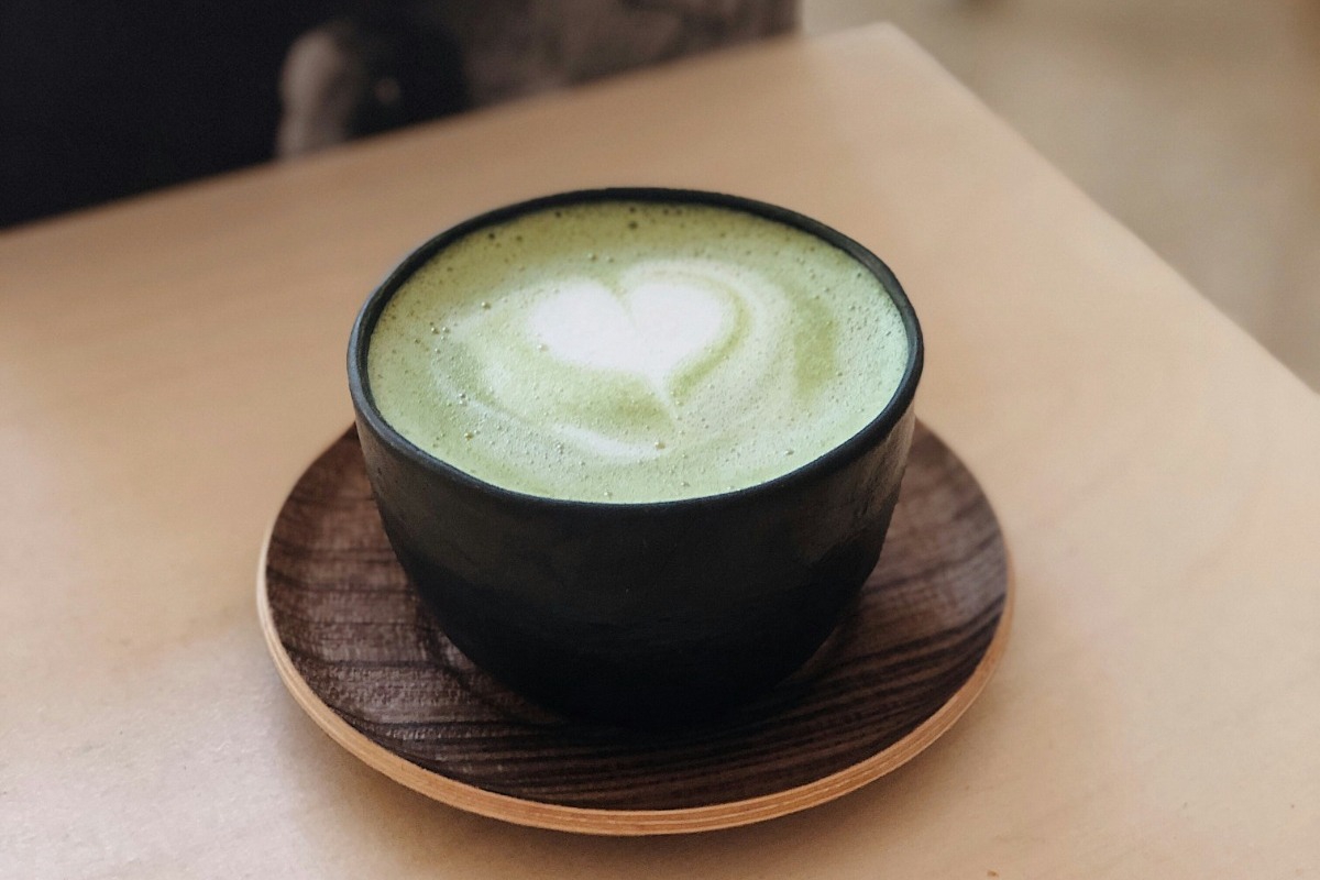 Ζεστές γουλιές απ’ όλο τον κόσμο: 5 ροφήματα που θα σε κάνουν να ξεχάσεις τον καφέ