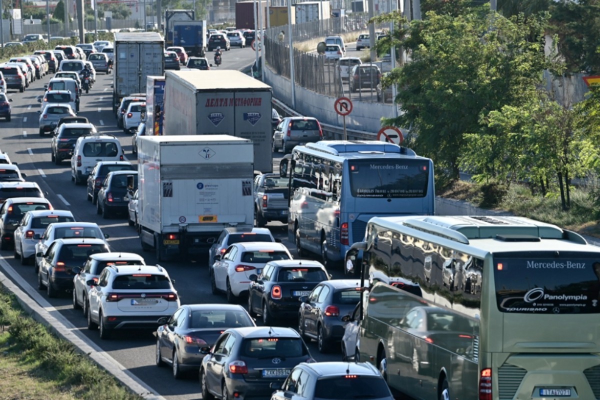 Μποτιλιαρισμένος ο Κηφισός ‑ 30λεπτες καθυστερήσεις στην Αττική Οδό