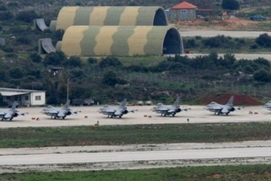 Κρήτη: Aζέρος συνελήφθη να φωτογραφίζει τη βάση στη Σούδα