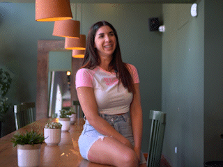 Ασπα, τι σου γράφουν στα μηνύματα που έρχονται στο inbox σου;