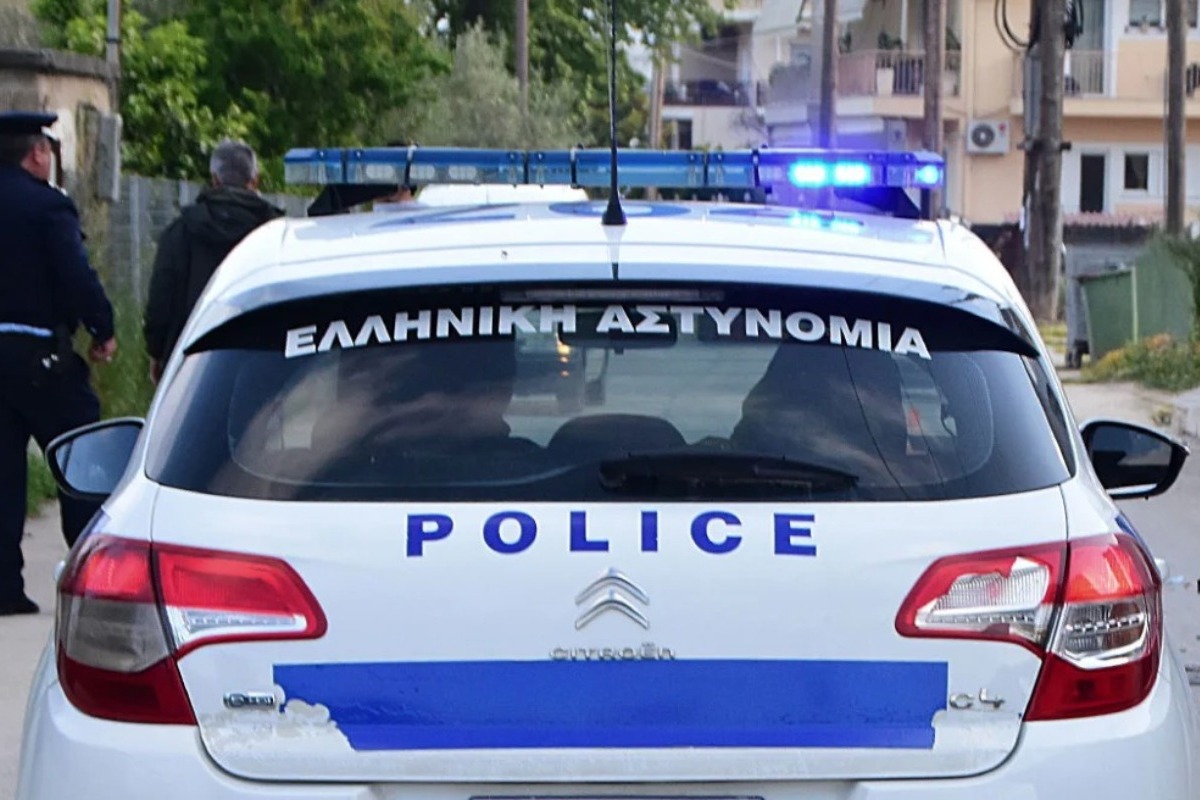 Σύμη: Ο 15χρονος είχε δώσει ακόμα και μαχαίρι στη 13χρονη για να σκoτώσει τη μητέρα της