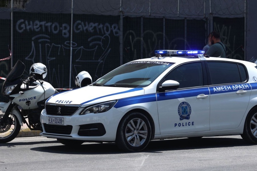 Πώς έδρασε η «σπείρα» που έκλεψε 30.000 ευρώ μέσα από ΙΧ