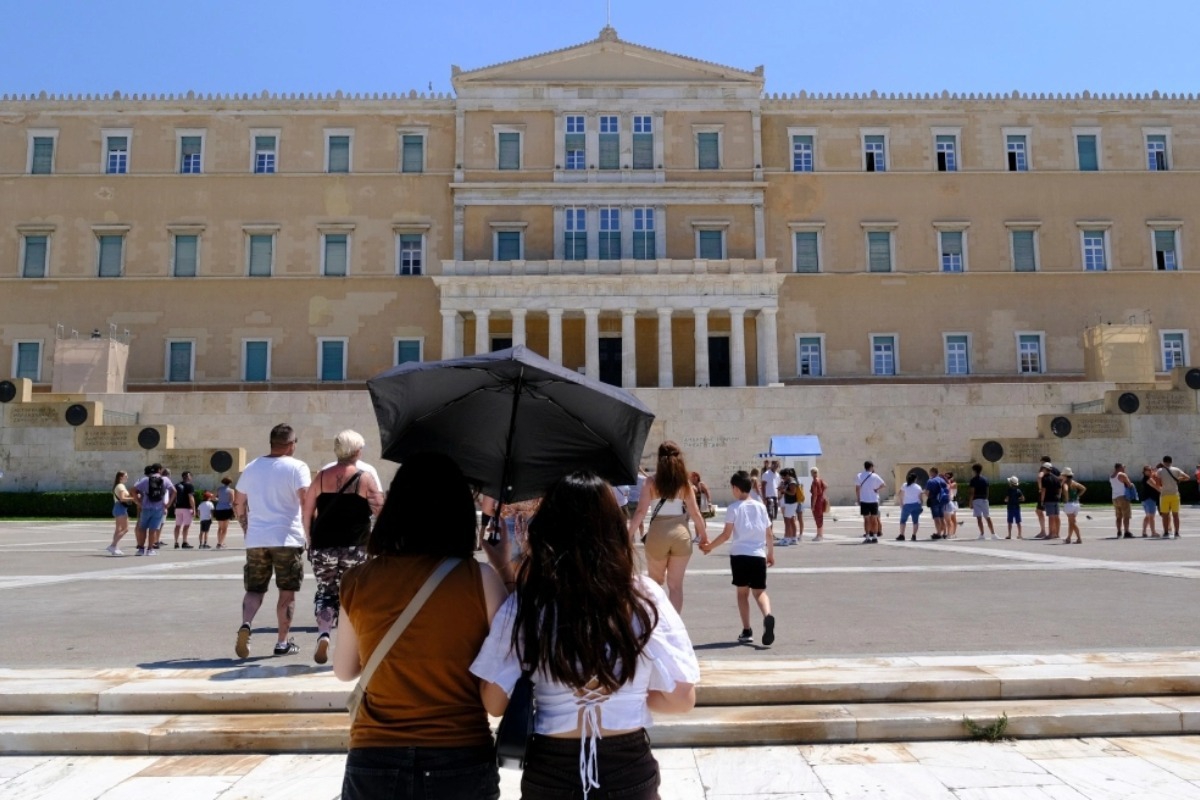 Για καύσωνα με μεγάλη ένταση και διάρκεια προειδοποιεί ο Κολυδάς ‑ 42άρια από την Τρίτη, σε επιφυλακή οι Αρχές