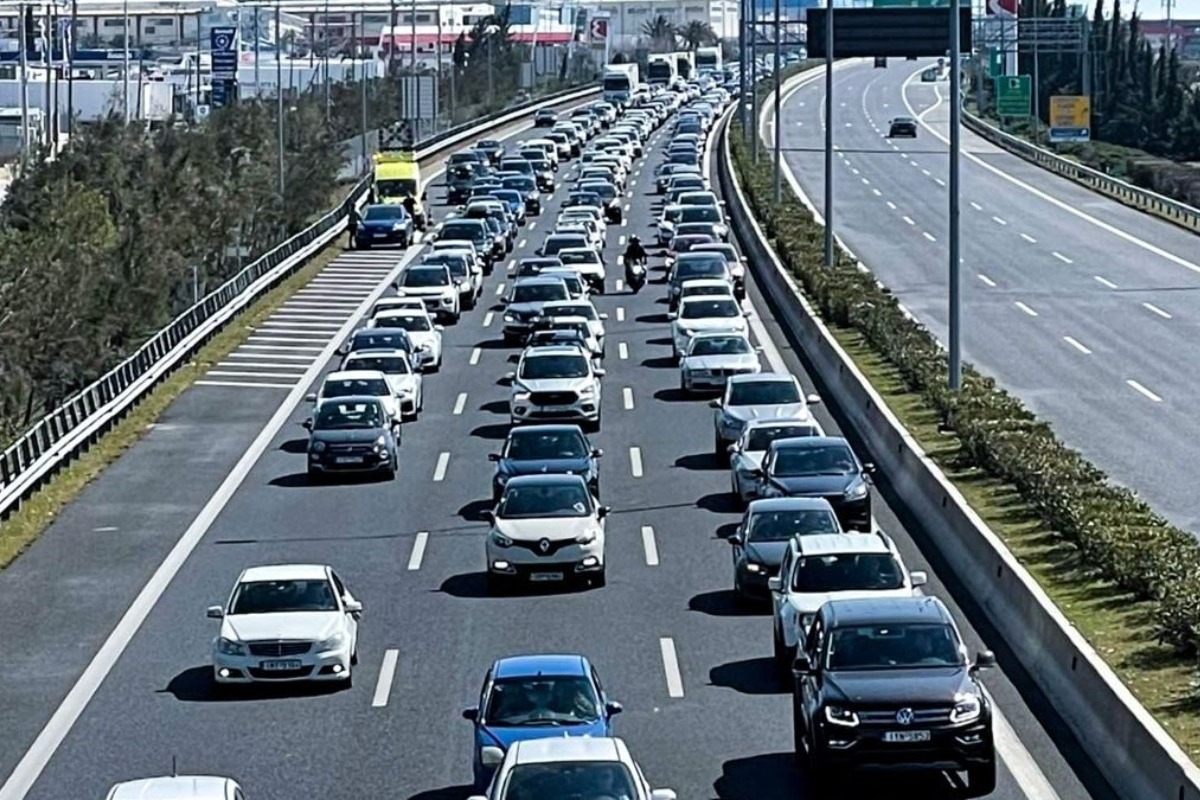 Τροχαίο στην Αττική Οδό μετά τα διόδια του Κορωπίου – Κλειστές οι λωρίδες στο ρεύμα προς Ελευσίνα